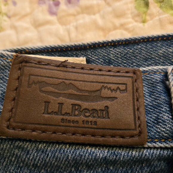 LL Bean Blue Jeans Size 6 - EUC - Picture 3 of 8